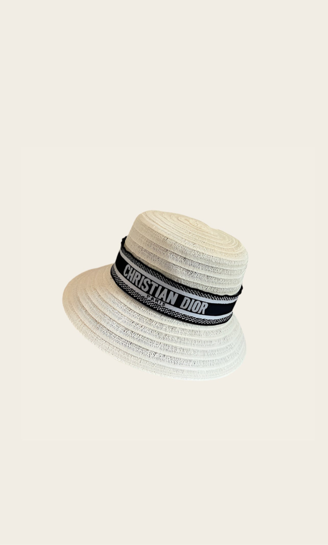 D LOGO BUCKET HAT