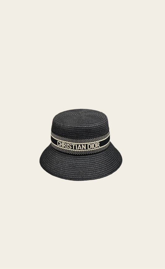 D LOGO BUCKET HAT